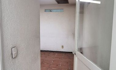 Renta Amplia Bodega Comercial de 1,400m2 en Col. Cuauhtémoc Pensil