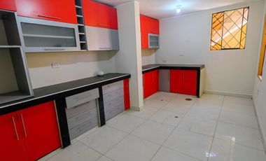 Edificio de 3 Pisos en Alquiler en Zona Estratégica de Ica