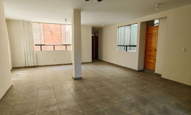 Edificio de 3 Pisos en Alquiler en Zona Estratégica de Ica