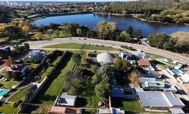 Inmejorable propiedad Comercial en el dique de Tandil