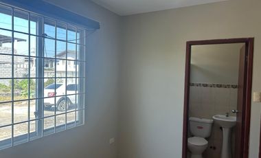 VILLAMIL PLAYAS VENDO CASA CON DORMITORIOS EN PLANTA BAJA Y SALIDA AL MAR