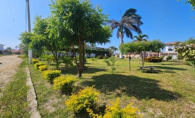 VILLAMIL PLAYAS VENDO CASA CON DORMITORIOS EN PLANTA BAJA Y SALIDA AL MAR