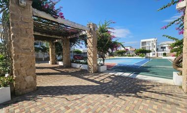 VILLAMIL PLAYAS VENDO CASA CON DORMITORIOS EN PLANTA BAJA Y SALIDA AL MAR