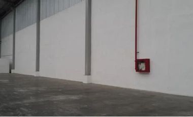 ALQUILER BODEGA VÍA A DAULE, GUAYAQUIL: 3930m² (2 Naves), Andenes, Resistencia 10 Ton/m² + Seguridad