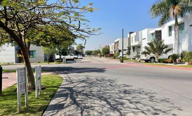 TERRENO EN VENTA DENTRO DE FRACCIONAMIENTO SOLARES