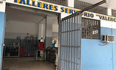 Local comercial esquinero en venta, sector Urdaneta en centro sur
