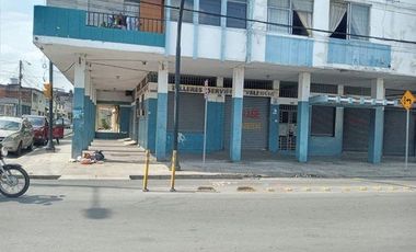 Local comercial esquinero en venta, sector Urdaneta en centro sur