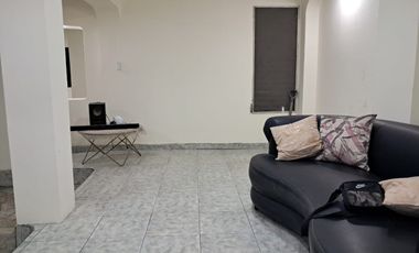 Se alquila amplia casa en ciudadela Guayasur