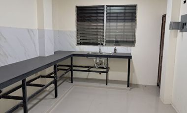 Se alquila amplia casa en ciudadela Guayasur
