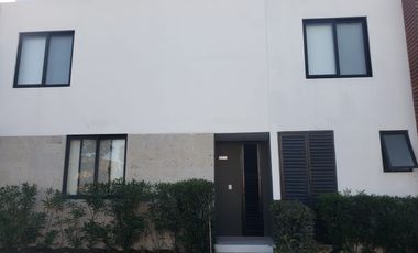 VENTA EN AMARA EN ALTOS JURIQUILLA, QRO. CASA EN CONDOMINIO
