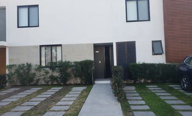 VENTA EN AMARA EN ALTOS JURIQUILLA, QRO. CASA EN CONDOMINIO