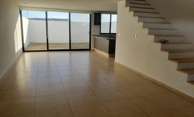 VENTA EN AMARA EN ALTOS JURIQUILLA, QRO. CASA EN CONDOMINIO