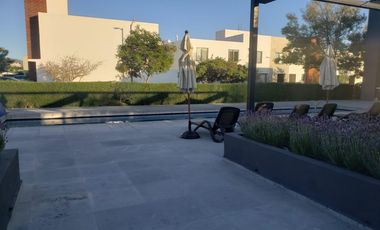 VENTA EN AMARA EN ALTOS JURIQUILLA, QRO. CASA EN CONDOMINIO