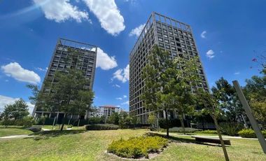 RENTA. Santa Fe Juriquilla - Departamento con 3 recámaras y sala de TV