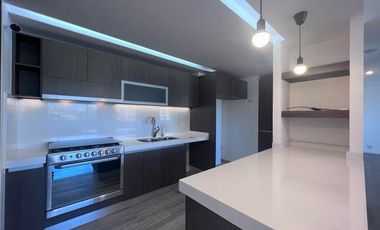 RENTA. Santa Fe Juriquilla - Departamento con 3 recámaras y sala de TV