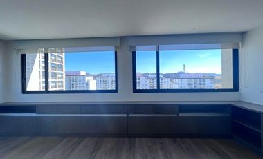 RENTA. Santa Fe Juriquilla - Departamento con 3 recámaras y sala de TV