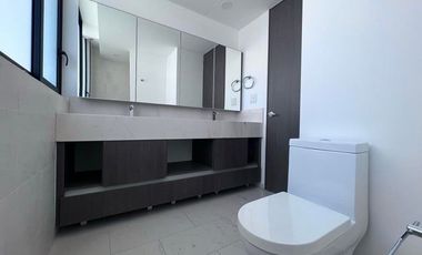 RENTA. Santa Fe Juriquilla - Departamento con 3 recámaras y sala de TV