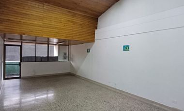 OFICINA EN ARRIENDO – PARQUE PRINCIPAL, ITAGÜÍ