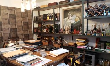 ELEGANTE Y AMPLIA CASA  UBICADA EN UNO DE LOS MEJORES SECTORES DE CUMBAYA