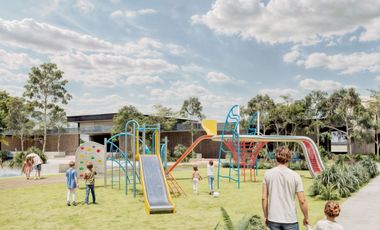 ¡Terreno residencial en Playa del Carmen con amenidades de lujo y entorno natural!
