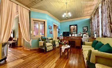 SAN FELIPE - VENDE CASA 6D 2B EN PLENO CENTRO