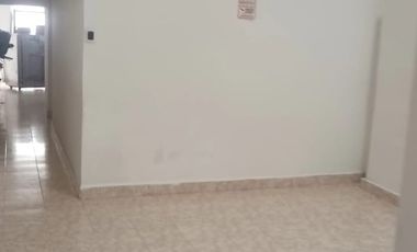 CENTRAL Y AMPLIA CASA 