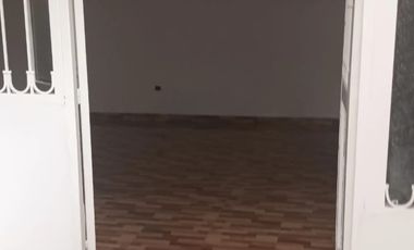 CENTRAL Y AMPLIA CASA 