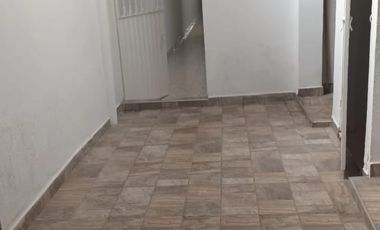 CENTRAL Y AMPLIA CASA 