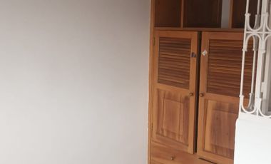 CENTRAL Y AMPLIA CASA 