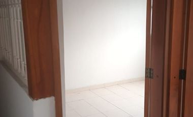 CENTRAL Y AMPLIA CASA 