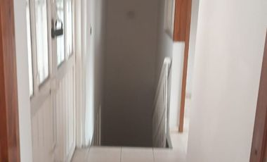 CENTRAL Y AMPLIA CASA 