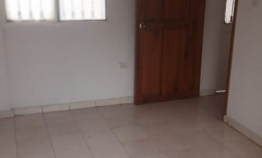 CENTRAL Y AMPLIA CASA 