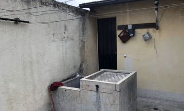 Edificio en Venta, Versalles y Las Casas esquina. Sector Centro Norte