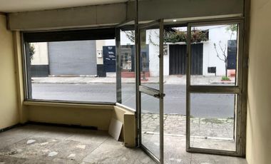 Edificio en Venta, Versalles y Las Casas esquina. Sector Centro Norte