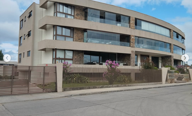 Vendo Departamento de 248 m2 en exclusivo Edificio Don Nicanor ubicado en Loteo los Poetas sector consolidado y privilegiado de la ciudad de Chillán
