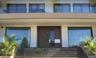 Vendo Departamento de 248 m2 en exclusivo Edificio Don Nicanor ubicado en Loteo los Poetas sector consolidado y privilegiado de la ciudad de Chillán