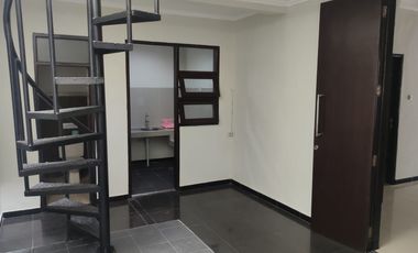 Disewakan Rumah Baru Renovasi Lokasi Citraland SUrabaya Barat