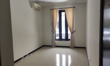 Disewakan Rumah Baru Renovasi Lokasi Citraland SUrabaya Barat