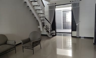 Disewakan Rumah Baru Renovasi Lokasi Citraland SUrabaya Barat