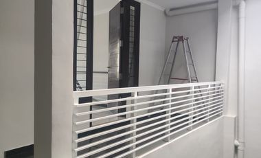 Disewakan Rumah Baru Renovasi Lokasi Citraland SUrabaya Barat