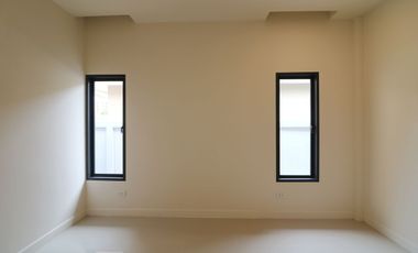 A Desirable 3 Bed, 2 Bath, Corner Block Home For Sale In The City Of Nong Bua Lam Phu, Thailand