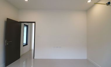 A Desirable 3 Bed, 2 Bath, Corner Block Home For Sale In The City Of Nong Bua Lam Phu, Thailand