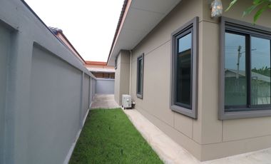 A Desirable 3 Bed, 2 Bath, Corner Block Home For Sale In The City Of Nong Bua Lam Phu, Thailand