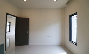 A Desirable 3 Bed, 2 Bath, Corner Block Home For Sale In The City Of Nong Bua Lam Phu, Thailand