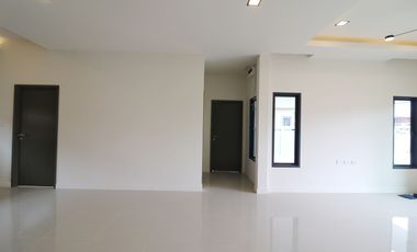 A Desirable 3 Bed, 2 Bath, Corner Block Home For Sale In The City Of Nong Bua Lam Phu, Thailand