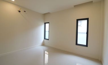 A Desirable 3 Bed, 2 Bath, Corner Block Home For Sale In The City Of Nong Bua Lam Phu, Thailand