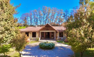 SAN ESTEBAN - VENDE PROPIEDAD CON SALÓN DE EVENTOS Y CASA DE HUESPEDES