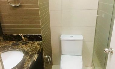 MODERNO DEPARTAMENTO 3 DORMITORIOS CON  JARDIN - PRIMER PISO- SURCO