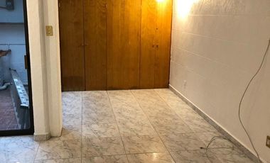 RENTO casa amplia en calle cerrada, Viveros del Valle, Tlalnepantla , Méx.