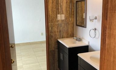 RENTO casa amplia en calle cerrada, Viveros del Valle, Tlalnepantla , Méx.